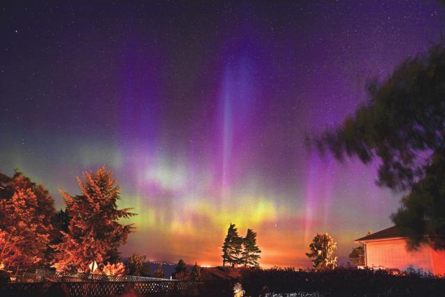 Multi-color Aurora